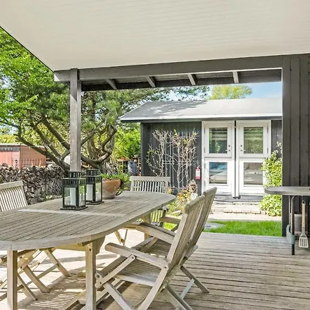 Nyaraló 3 Bedroom Stunning In Tisvildeleje